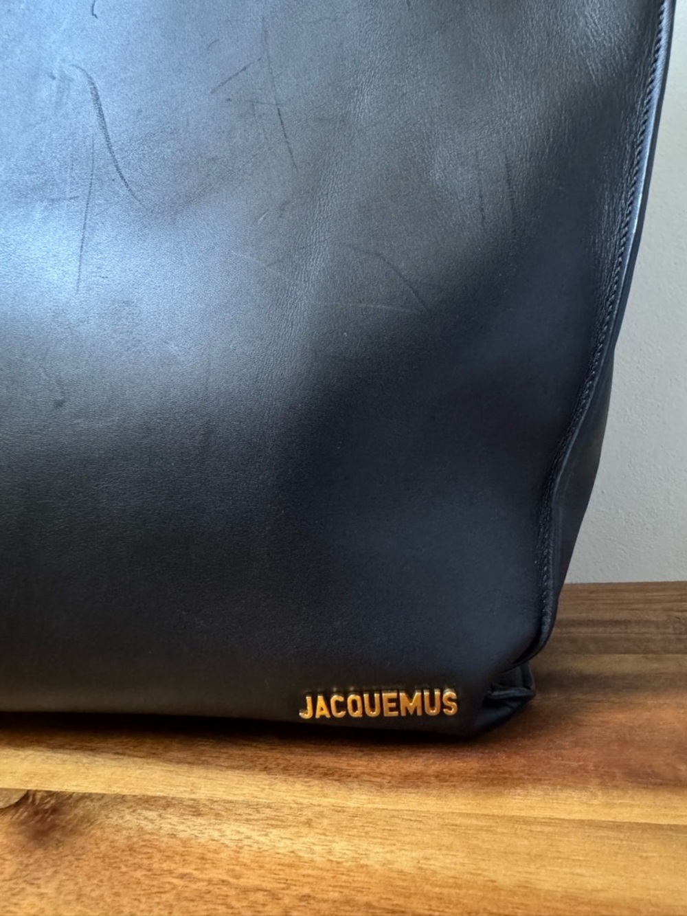 Jacquemus Black Leather Everyday Tote with Gold Logo - Picture 2 of 3